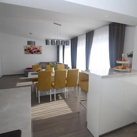 Apartment Luxury Navi