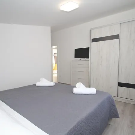 Apartment Luxury Navi Podstrana
